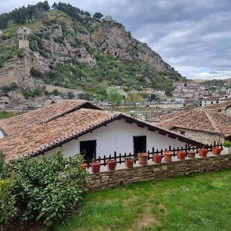 Romeo'S Guest House Berat Exterior photo