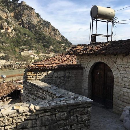 Romeo'S Guest House Berat Exterior photo