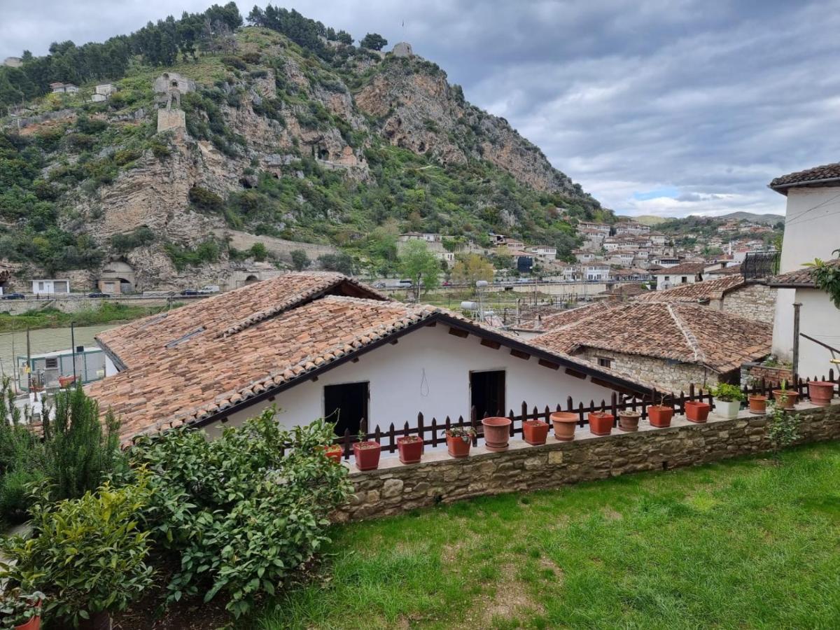 Romeo'S Guest House Berat Exterior photo