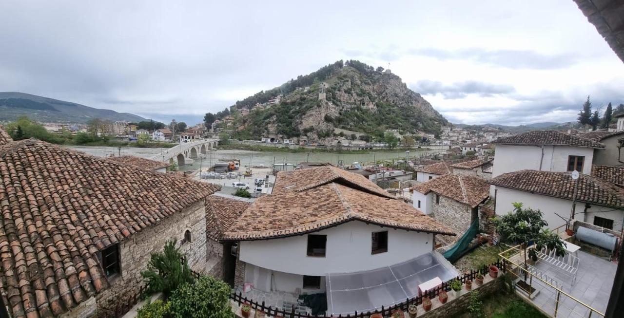 Romeo'S Guest House Berat Exterior photo