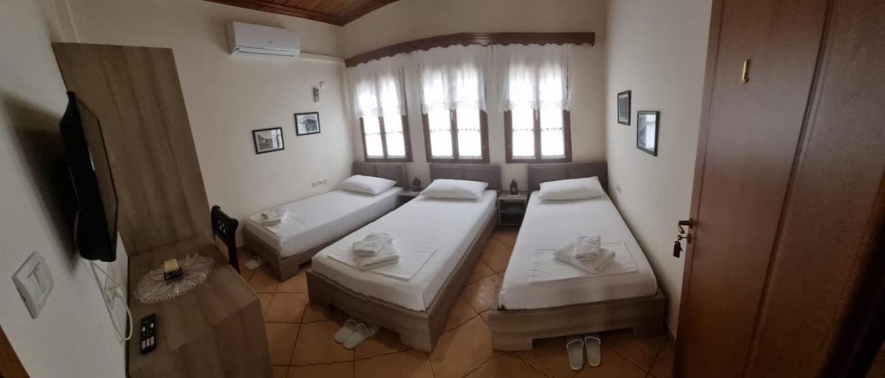 Romeo'S Guest House Berat Exterior photo