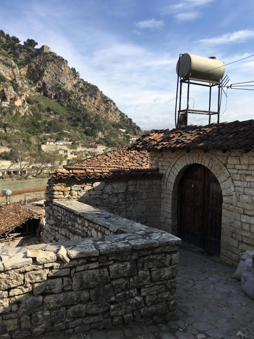 Romeo'S Guest House Berat Exterior photo