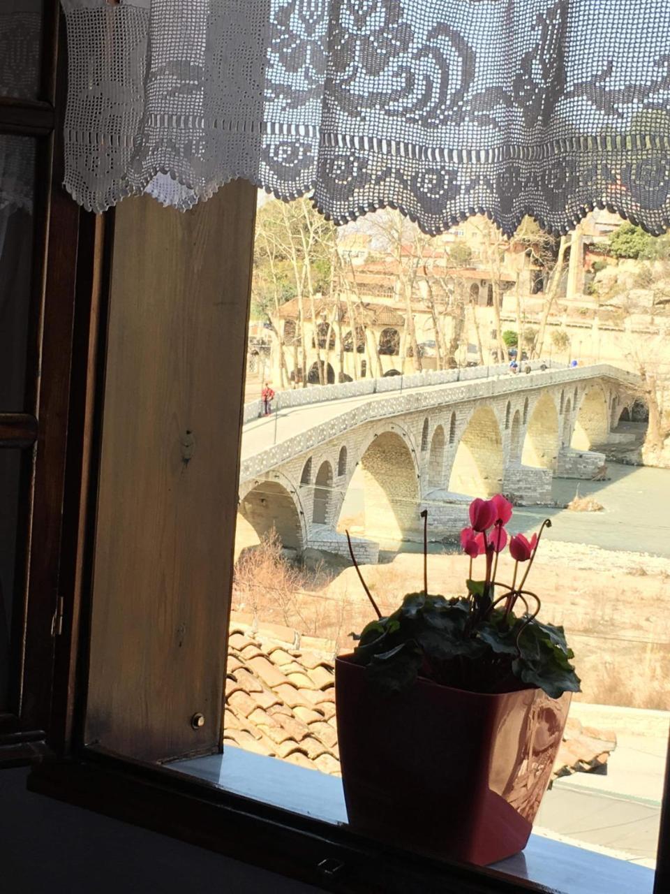 Romeo'S Guest House Berat Exterior photo
