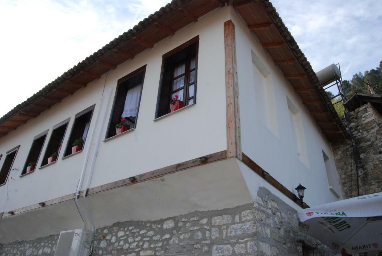 Romeo'S Guest House Berat Exterior photo